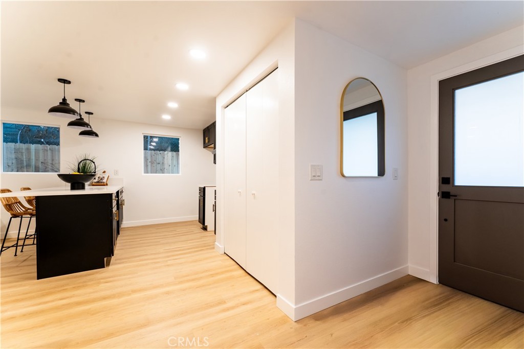 1189 Crenshaw Boulevard Los Angeles, CA 90019 - Photo 3 of 42