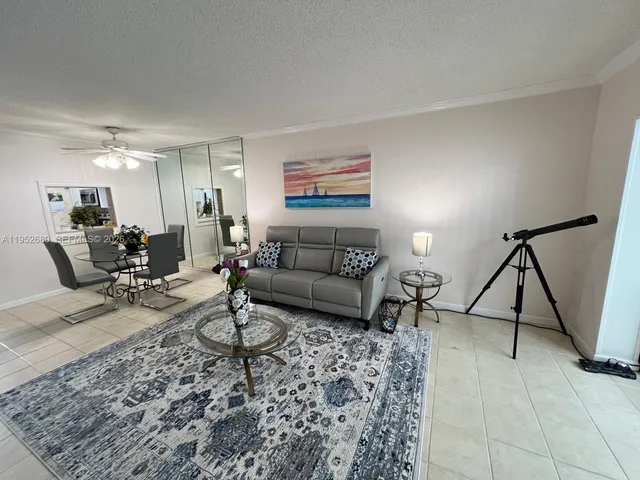 $2,495 | 1501 South Ocean Boulevard, Unit 211, Lauderdale-by-the-Sea, FL 33062