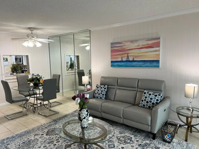$2,495 | 1501 South Ocean Boulevard, Unit 211, Lauderdale-by-the-Sea, FL 33062