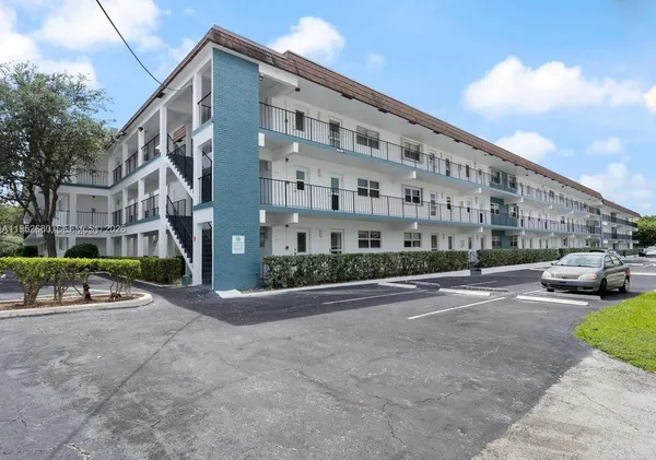 $3,950 | 1501 South Ocean Boulevard, Unit 211, Lauderdale-by-the-Sea, FL 33062