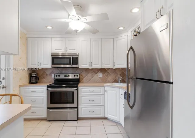 $2,495 | 1501 South Ocean Boulevard, Unit 211, Lauderdale-by-the-Sea, FL 33062