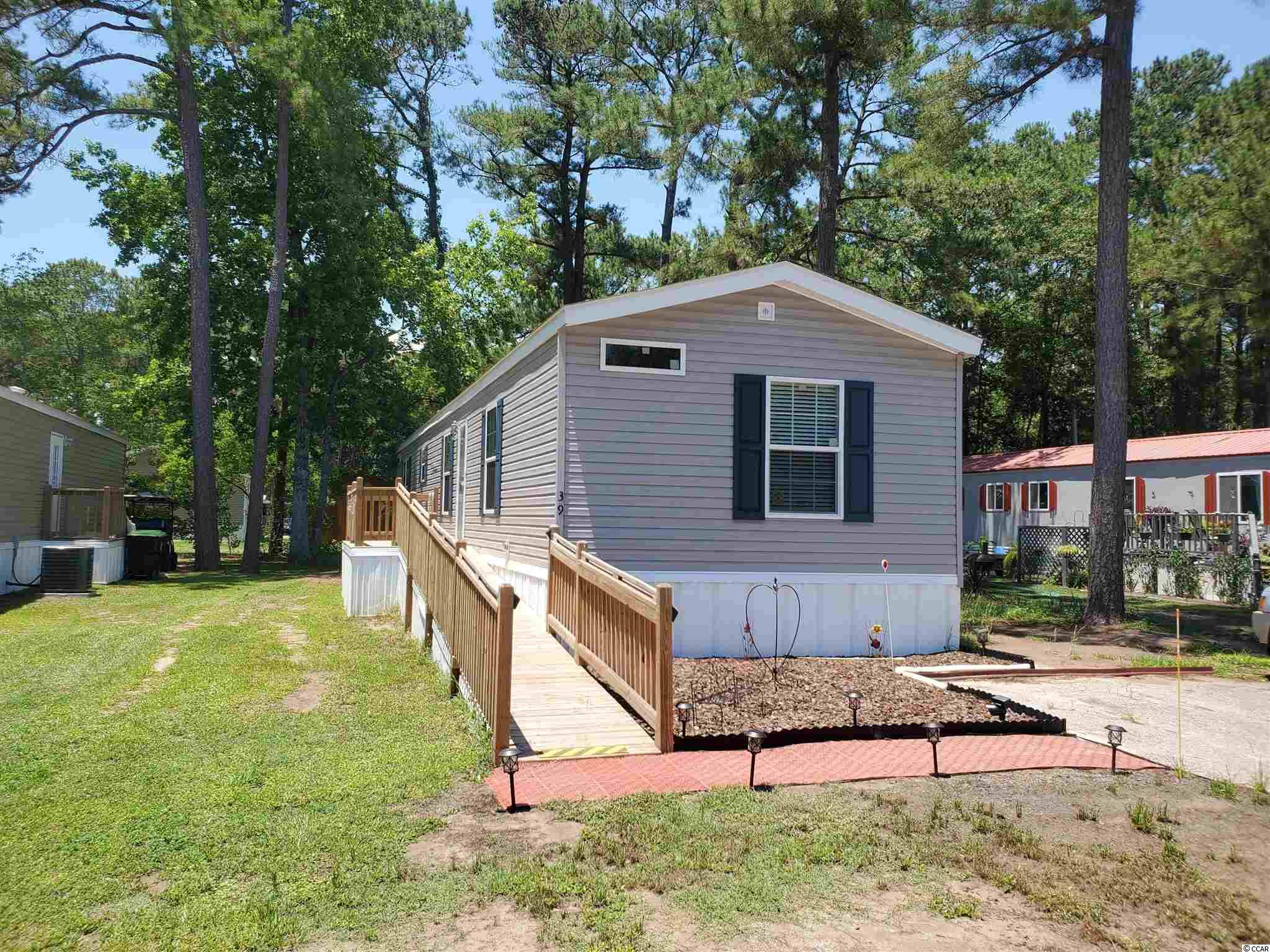 39 Islander Court Murrells Inlet, SC 29576 - Photo 2 of 18