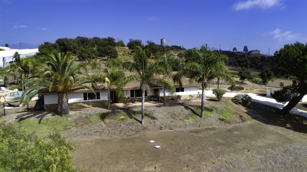 10018 West Lilac Road Escondido, CA 92026 - Photo 3 of 25 Gallery Image 3