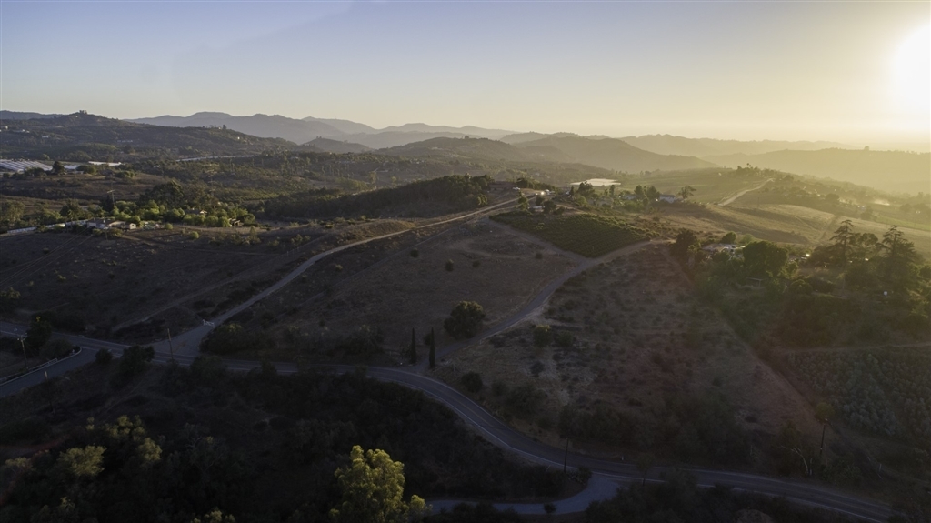 10018 West Lilac Road Escondido, CA 92026 - Photo 22 of 25 Gallery Image 22