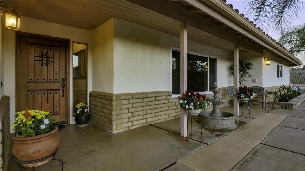 10018 West Lilac Road Escondido, CA 92026 - Photo 5 of 25 Gallery Image 5