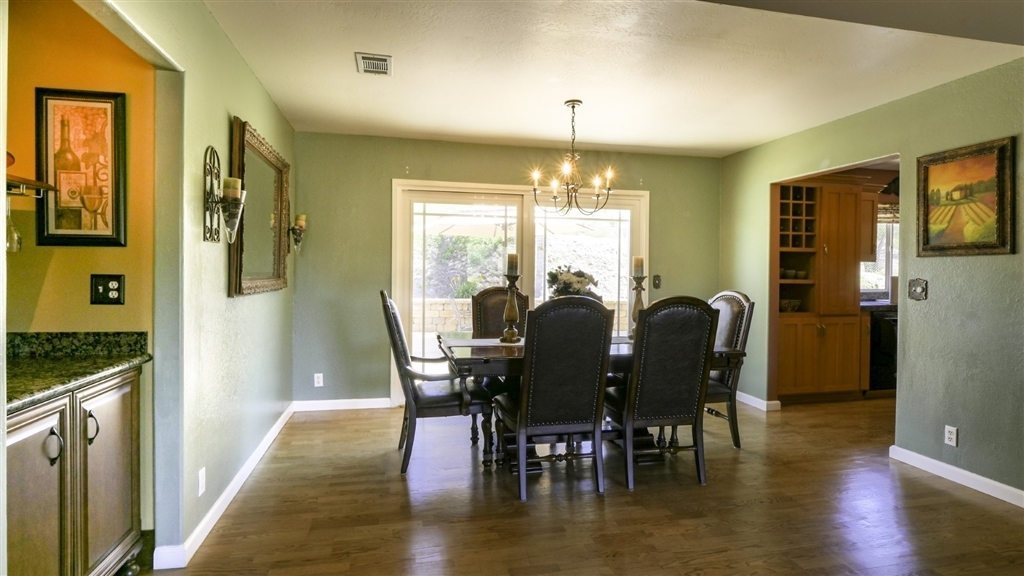 10018 West Lilac Road Escondido, CA 92026 - Photo 6 of 25 Gallery Image 6