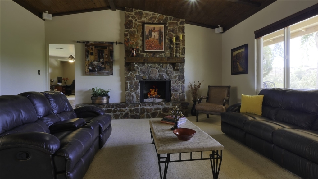 10018 West Lilac Road Escondido, CA 92026 - Photo 7 of 25 Gallery Image 7