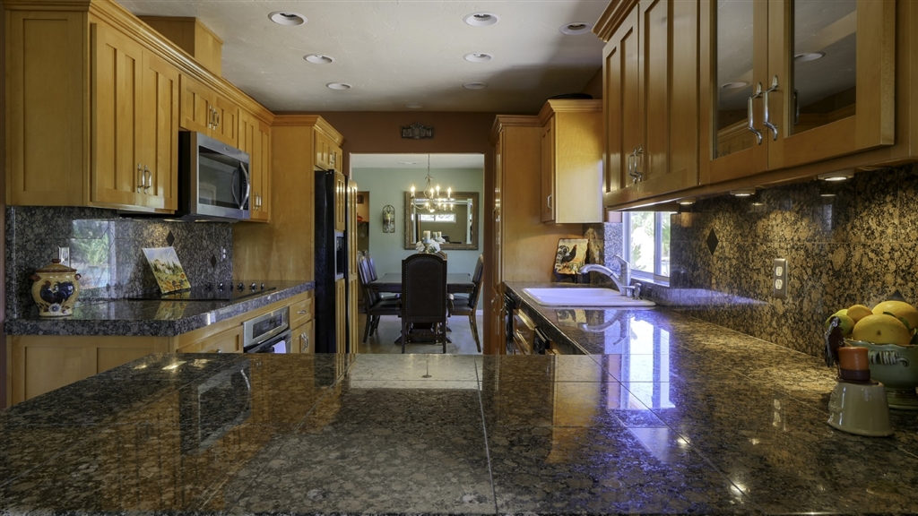 10018 West Lilac Road Escondido, CA 92026 - Photo 8 of 25 Gallery Image 8