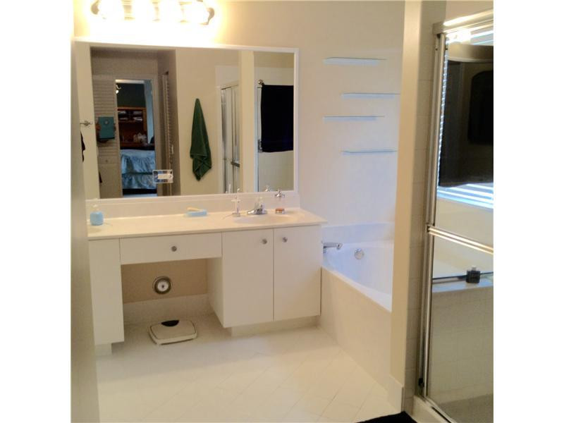 3875 Falcon Ridge Circle Weston, FL 33331 - Photo 12 of 26 Master Bath/Spa