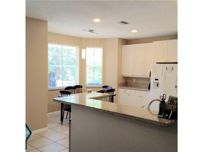 3875 Falcon Ridge Circle Weston, FL 33331 - Photo 6 of 26 Kitchen