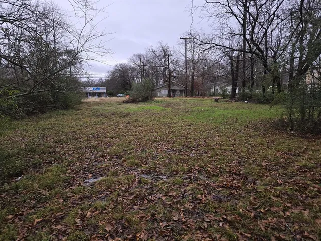 a view of outdoor space with green field