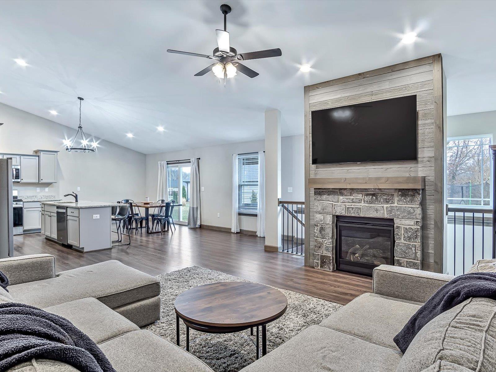 412 Briar Creek Road Troy, IL 62294 - Photo 5 of 32 Gallery Image 5