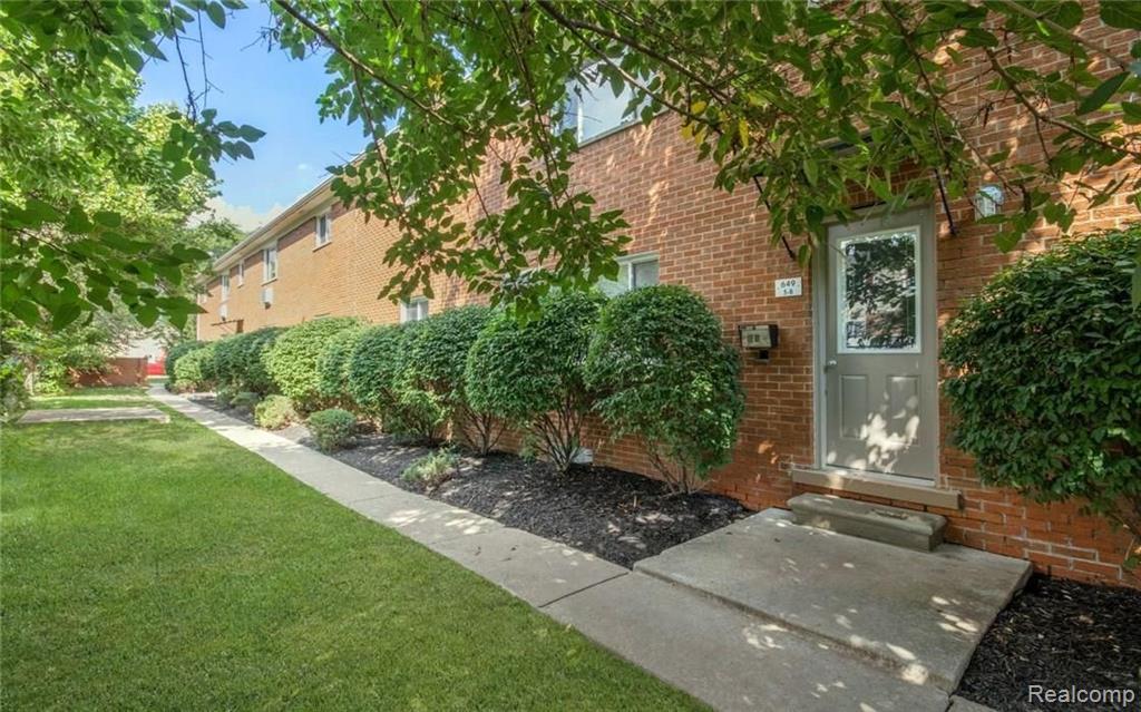 649 West Maple Road, Unit 6491 Clawson, MI 48017 - Photo 1 of 17