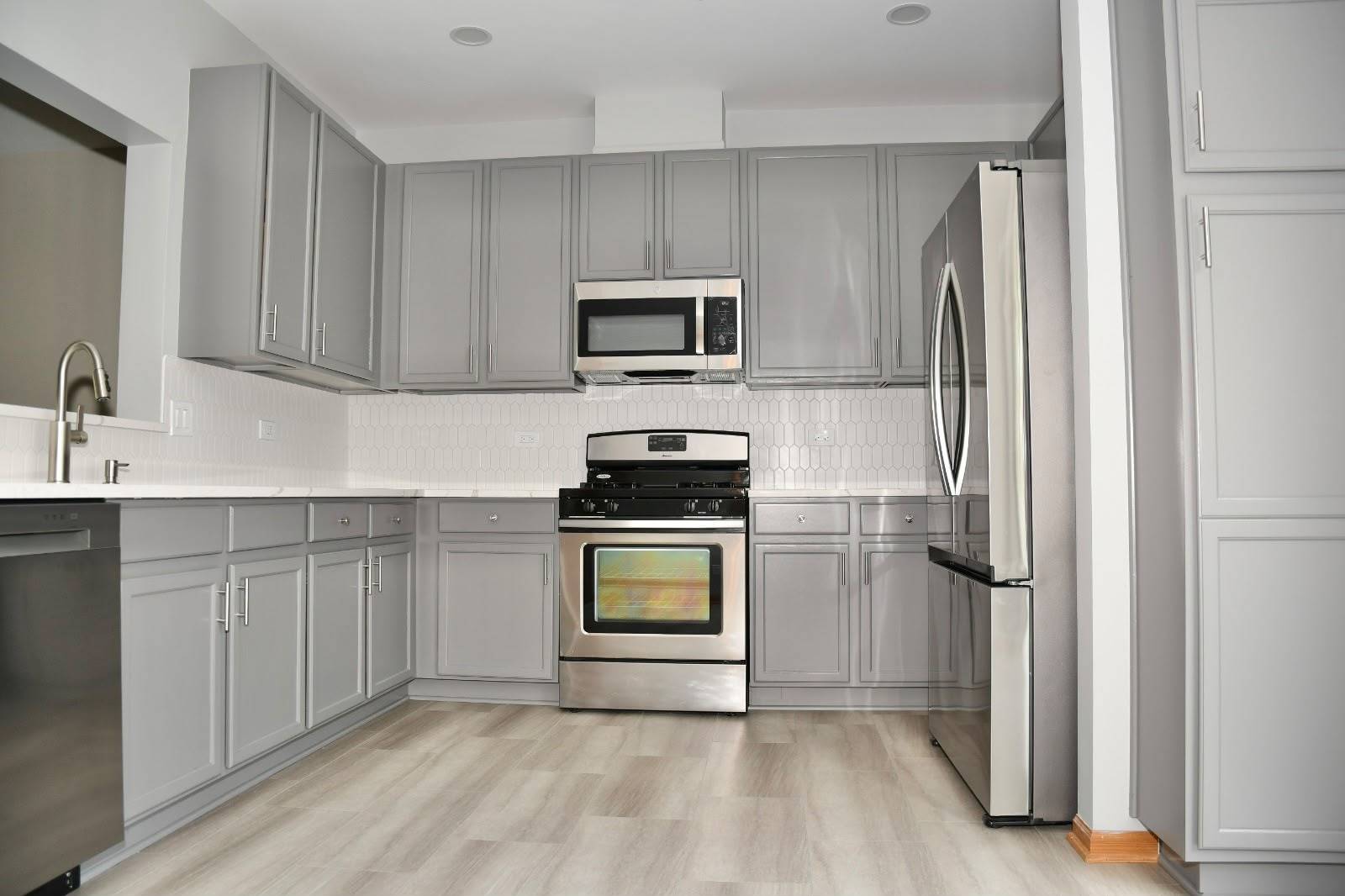 3467 Ravinia Circle Aurora, IL 60504 - Photo 4 of 24 Gallery Image 4