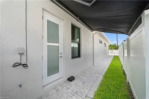 $1,795,000 | 828 100th Avenue North, Naples, FL 34108