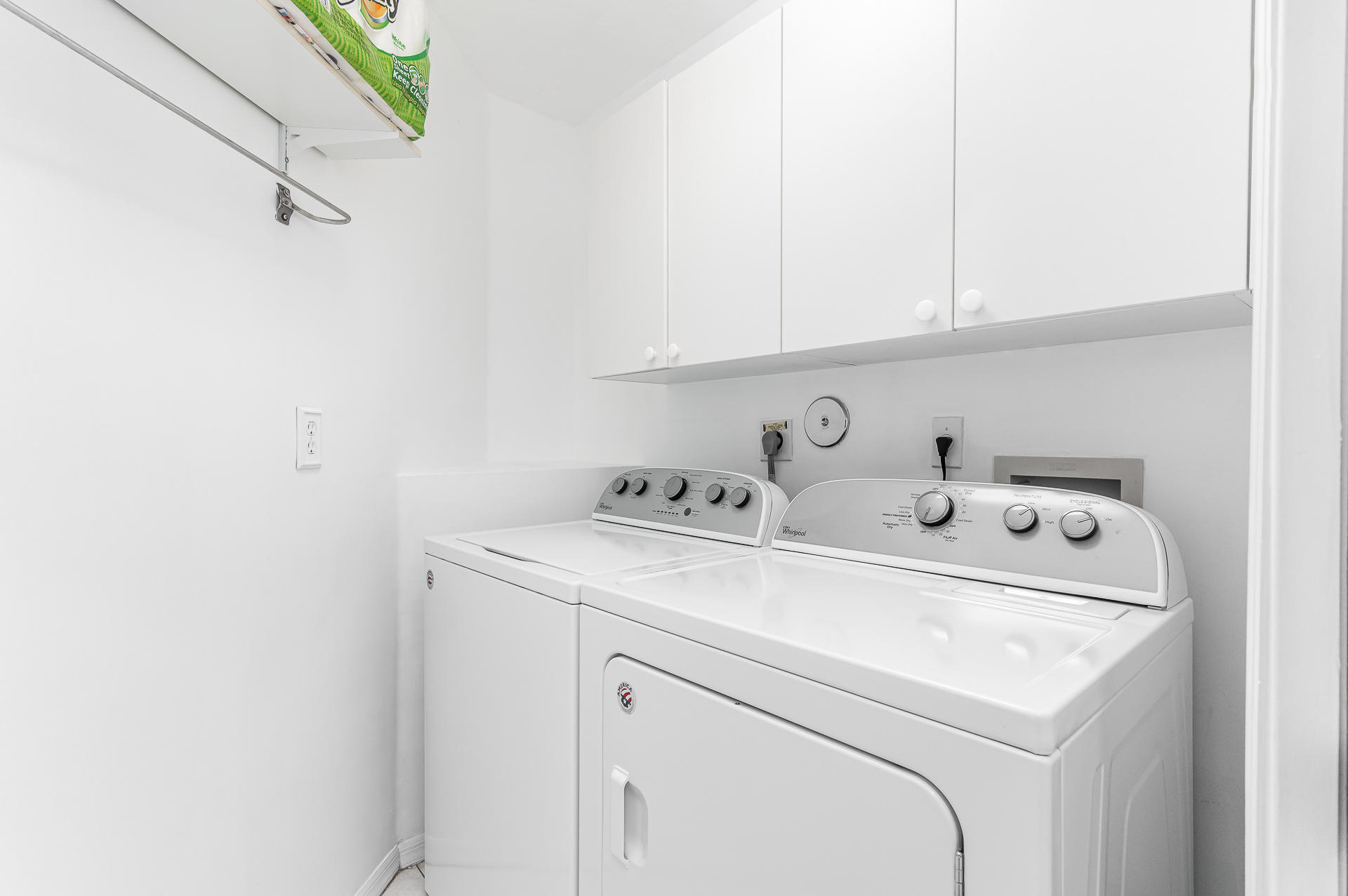 8218 Vía Bella Boca Raton, FL 33496 - Photo 18 of 22 Laundry Room