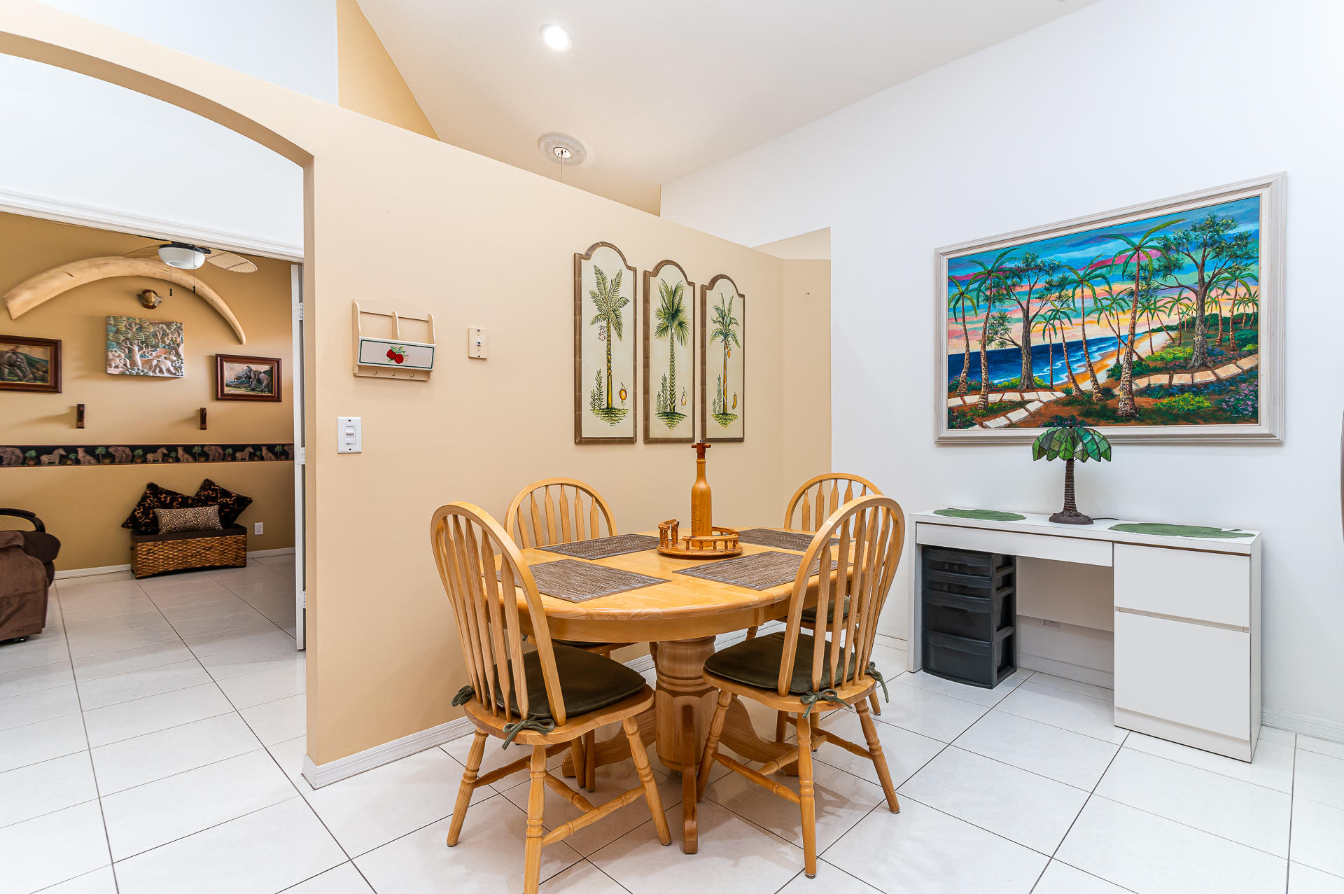 8218 Vía Bella Boca Raton, FL 33496 - Photo 8 of 22 Dining Area In Kitchen