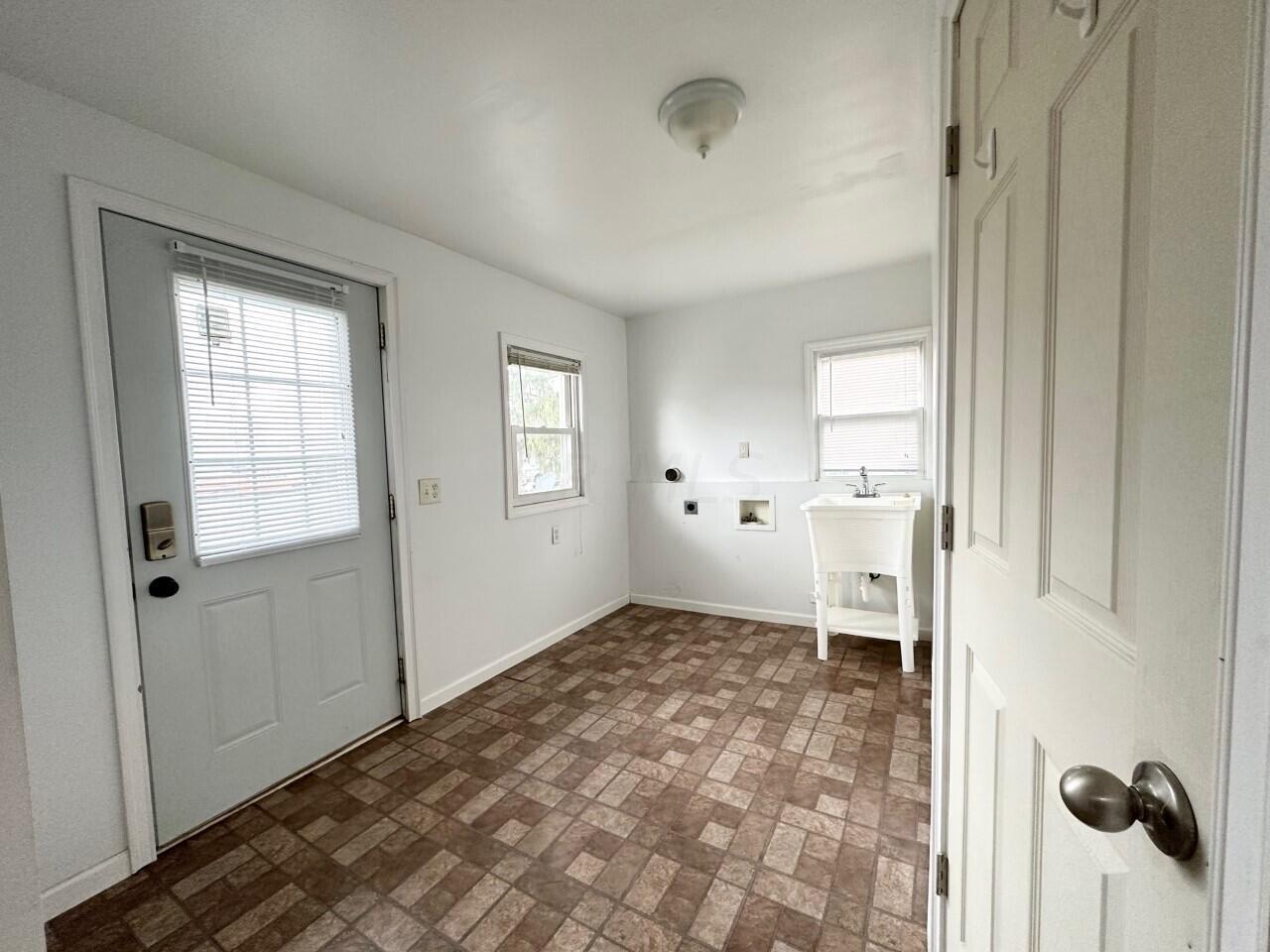 109 Maple Street Hebron, OH 43025 - Photo 12 of 31 Mud Room & Laundry