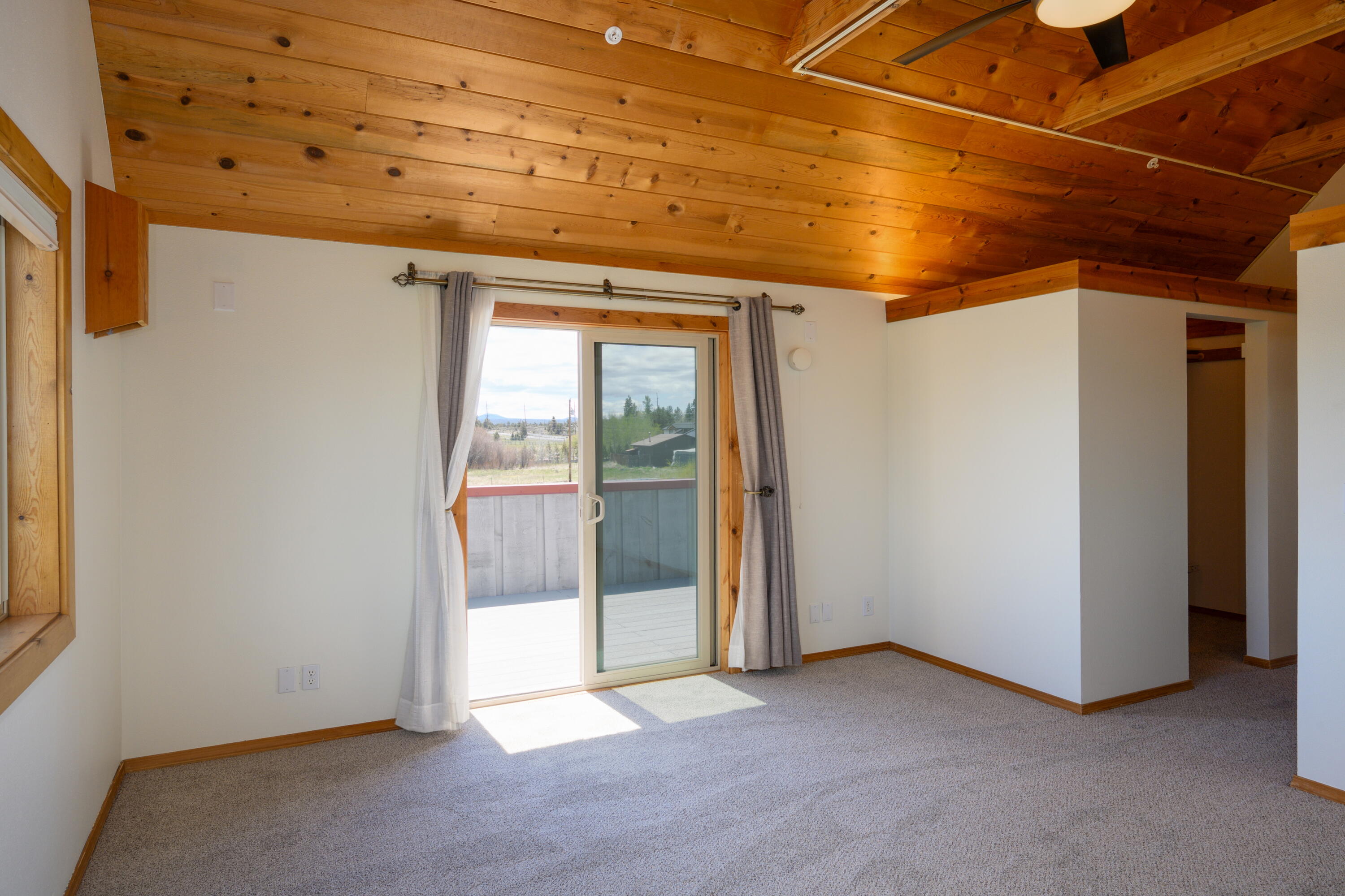 61830 Dobbin Road Bend, OR 97702 - Photo 35 of 76 27 Dobbin Interiors_resize