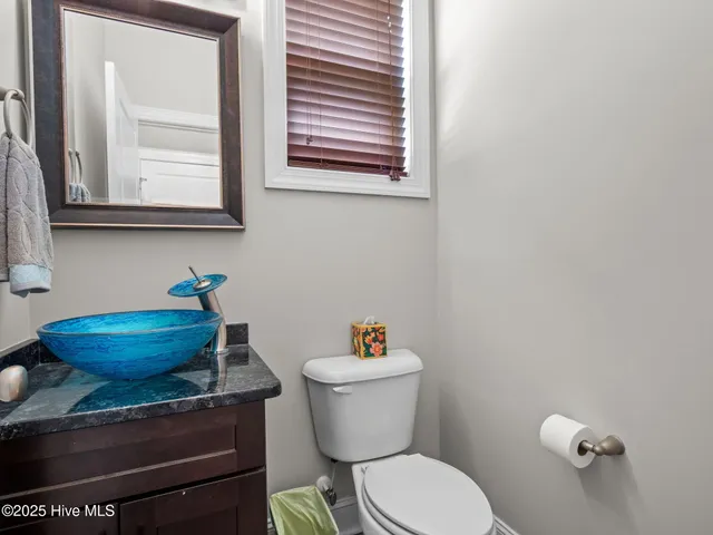 $459,000 | 100 Abaco Drive East, Cedar Point, NC 28584