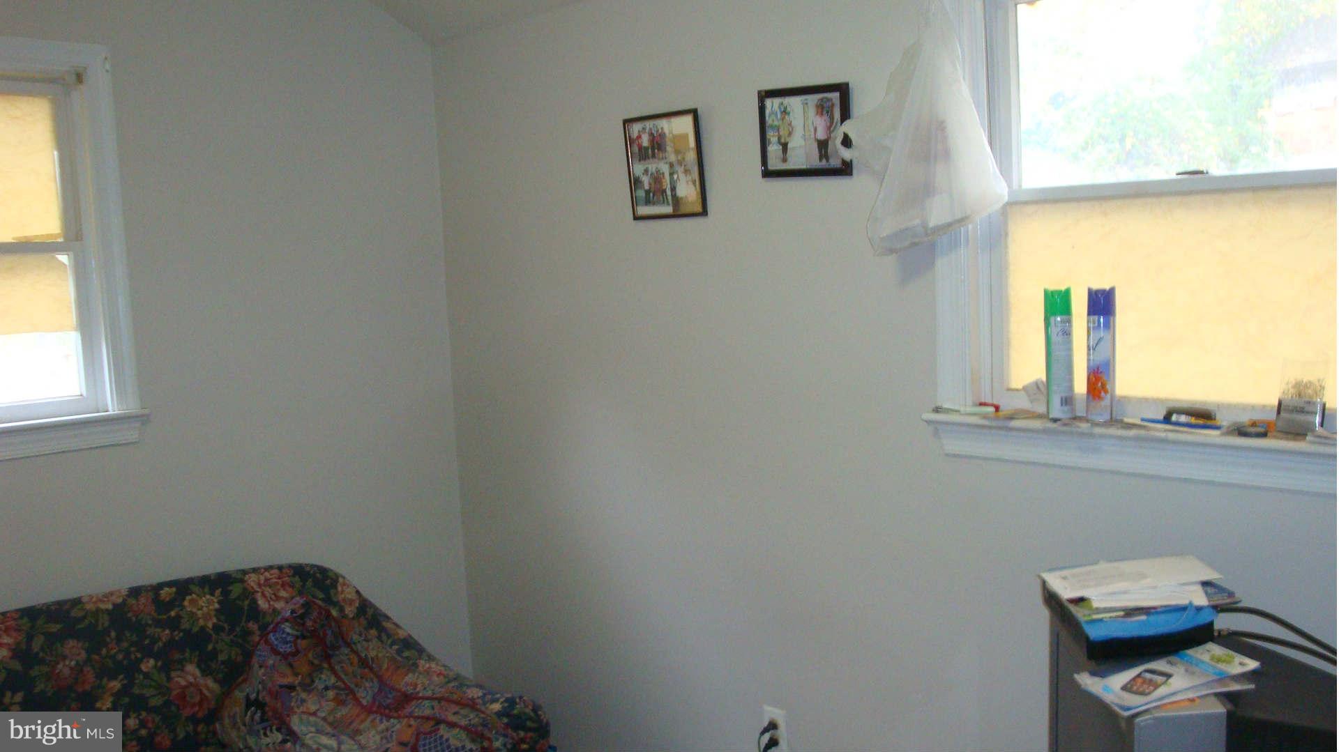 2505 Weisman Road Silver Spring, MD 20902 - Photo 11 of 19 a small space with a window