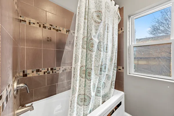 $374,900 | 4403 South Prairie Avenue, Chicago, IL 60653