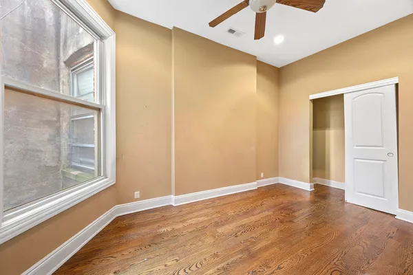$374,900 | 4403 South Prairie Avenue, Chicago, IL 60653