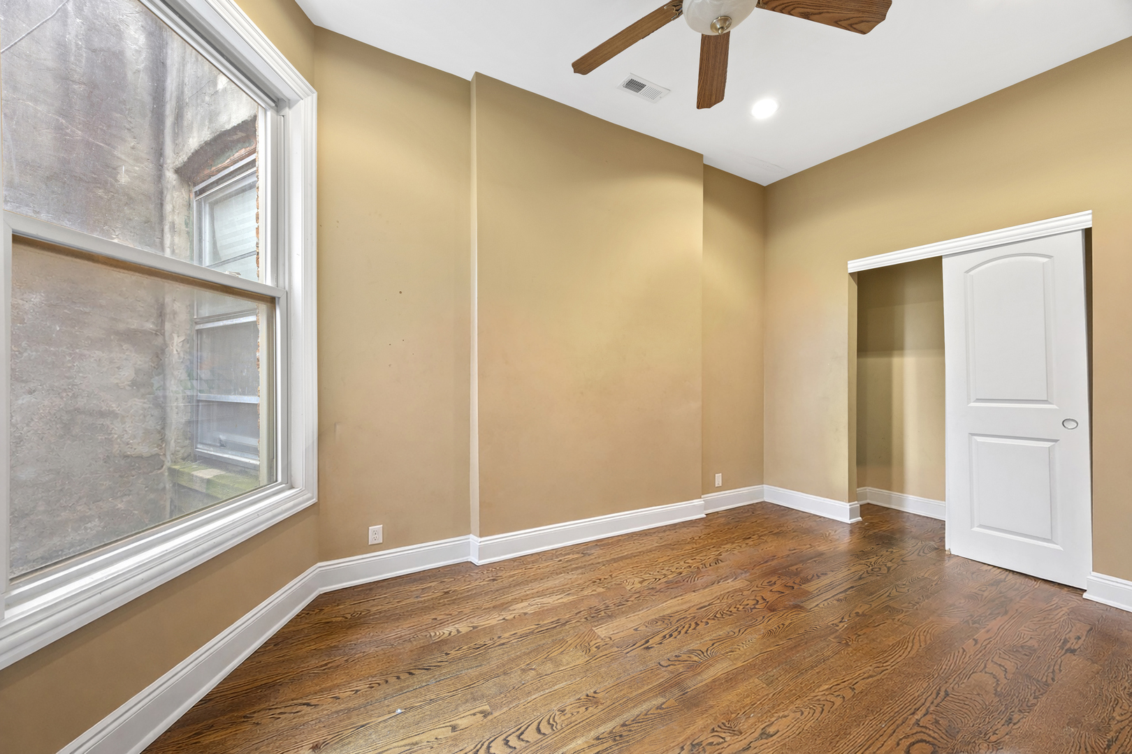 4403 South Prairie Avenue Chicago, IL 60653 - Photo 14 of 24