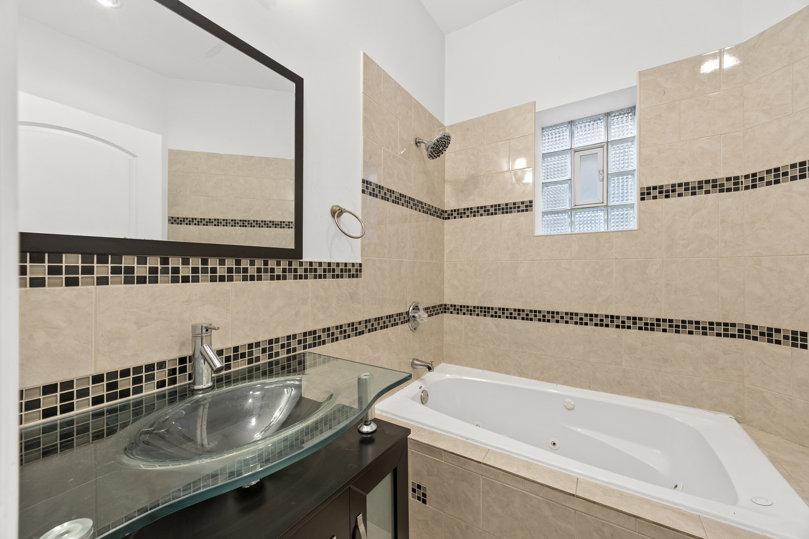 4403 South Prairie Avenue Chicago, IL 60653 - Photo 15 of 24