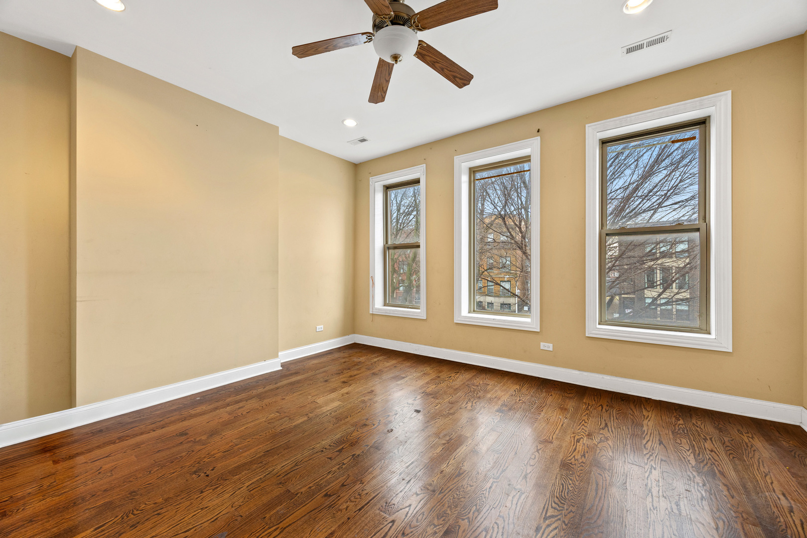 4403 South Prairie Avenue Chicago, IL 60653 - Photo 16 of 24