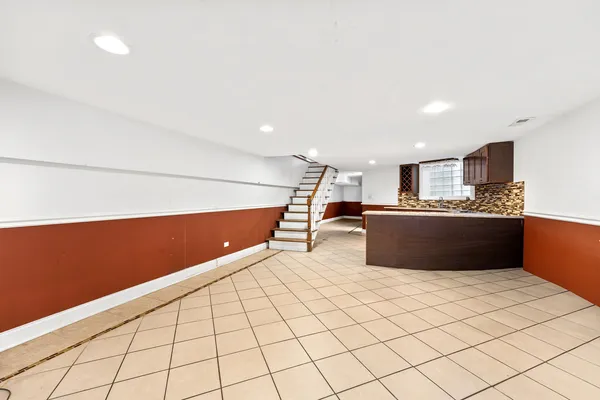 $374,900 | 4403 South Prairie Avenue, Chicago, IL 60653