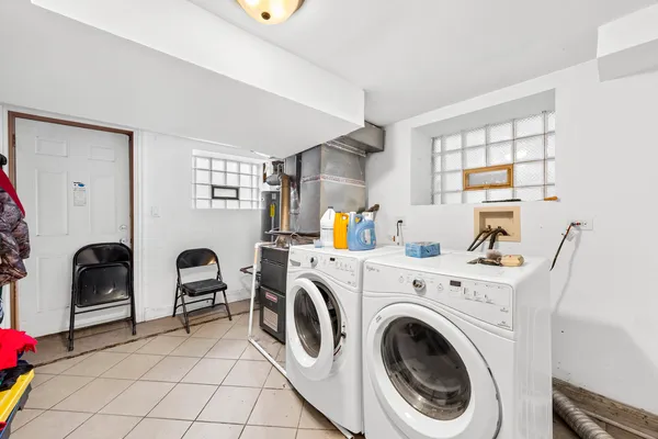 $374,900 | 4403 South Prairie Avenue, Chicago, IL 60653
