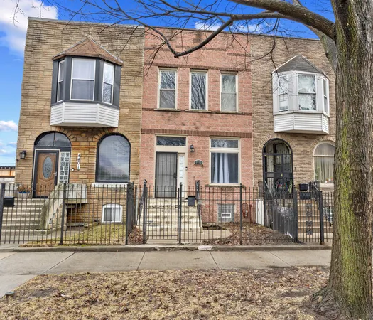 $374,900 | 4403 South Prairie Avenue, Chicago, IL 60653