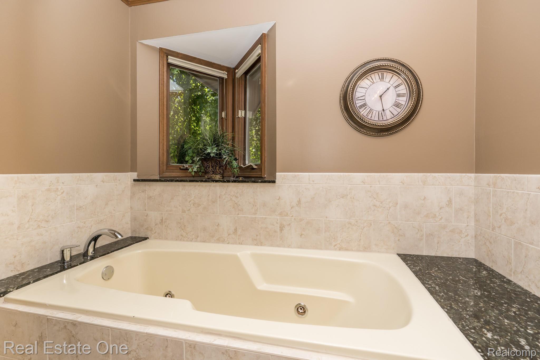 1261 Springwood Court Rochester, MI 48309 - Photo 29 of 85 Springwood MLS-W004.jpg