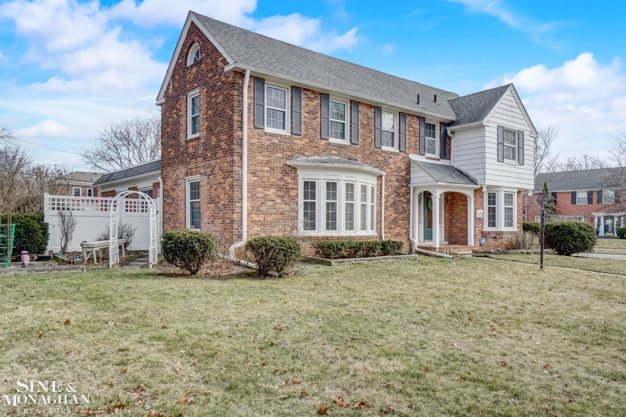 606 Pemberton Road Grosse Pointe, MI 48230 - Photo 67 of 99 50142204-5970F91E-1693-4888-9FB9-EEC4F91AF1A5.JPG