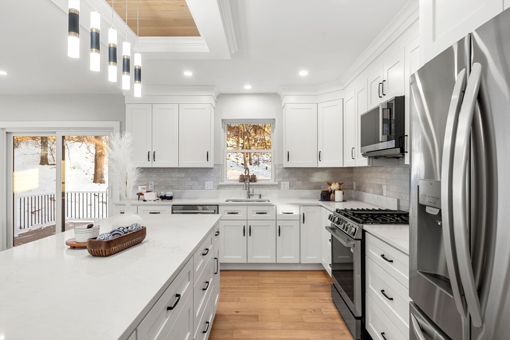 67 Hood Road Tewksbury, MA 01876 - Photo 12 of 42