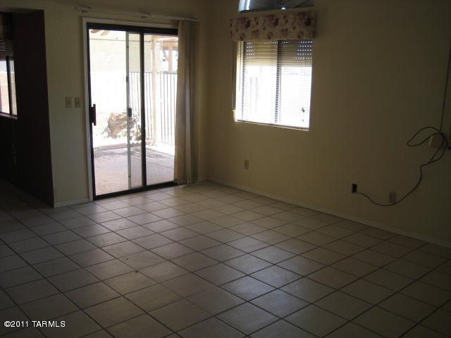 4681 West Lessing Lane Tucson, AZ 85742 - Photo 5 of 7