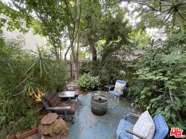 $3,995 | 840 Huntley Drive, Unit 2, West Hollywood, CA 90069