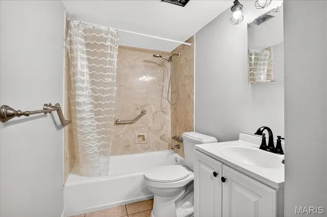 $205,000 | 10140 Sakura Drive, St. Louis, MO 63128