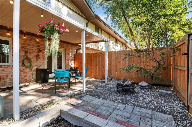 $205,000 | 10140 Sakura Drive, St. Louis, MO 63128