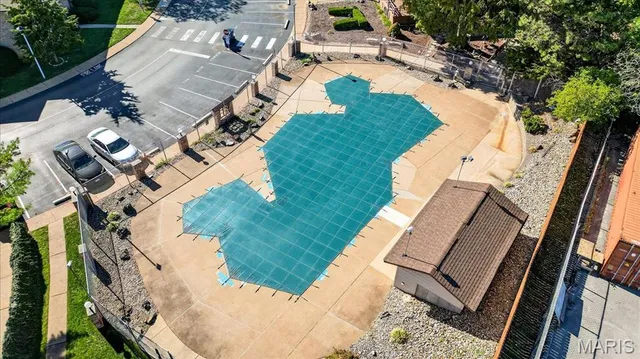 $195,000 | 10140 Sakura Drive, St. Louis, MO 63128