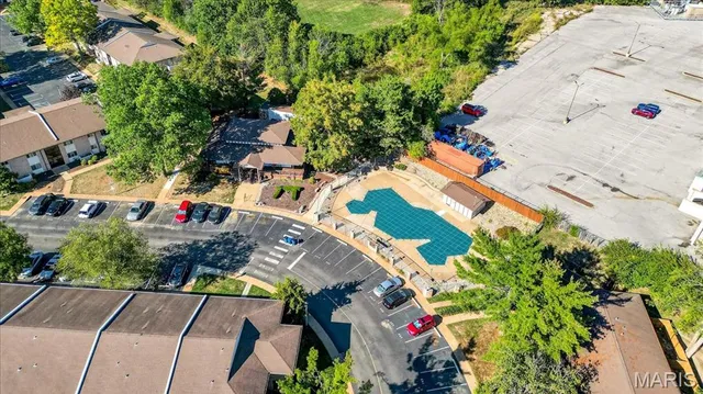 $195,000 | 10140 Sakura Drive, St. Louis, MO 63128