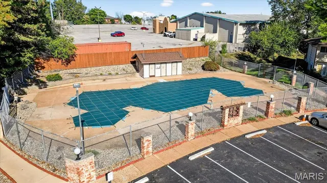 $205,000 | 10140 Sakura Drive, St. Louis, MO 63128