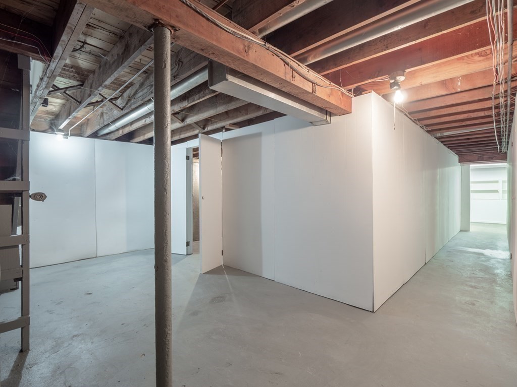 39 Marilyn Road Andover, MA 01810 - Photo 25 of 28 a view of walk in closet