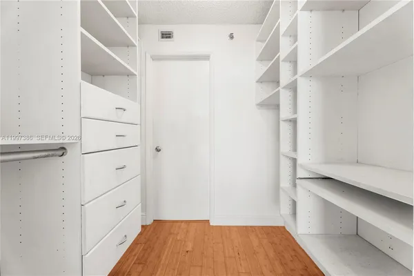 $4,000 | 770 Claughton Island Drive, Unit 1515, Miami, FL 33131