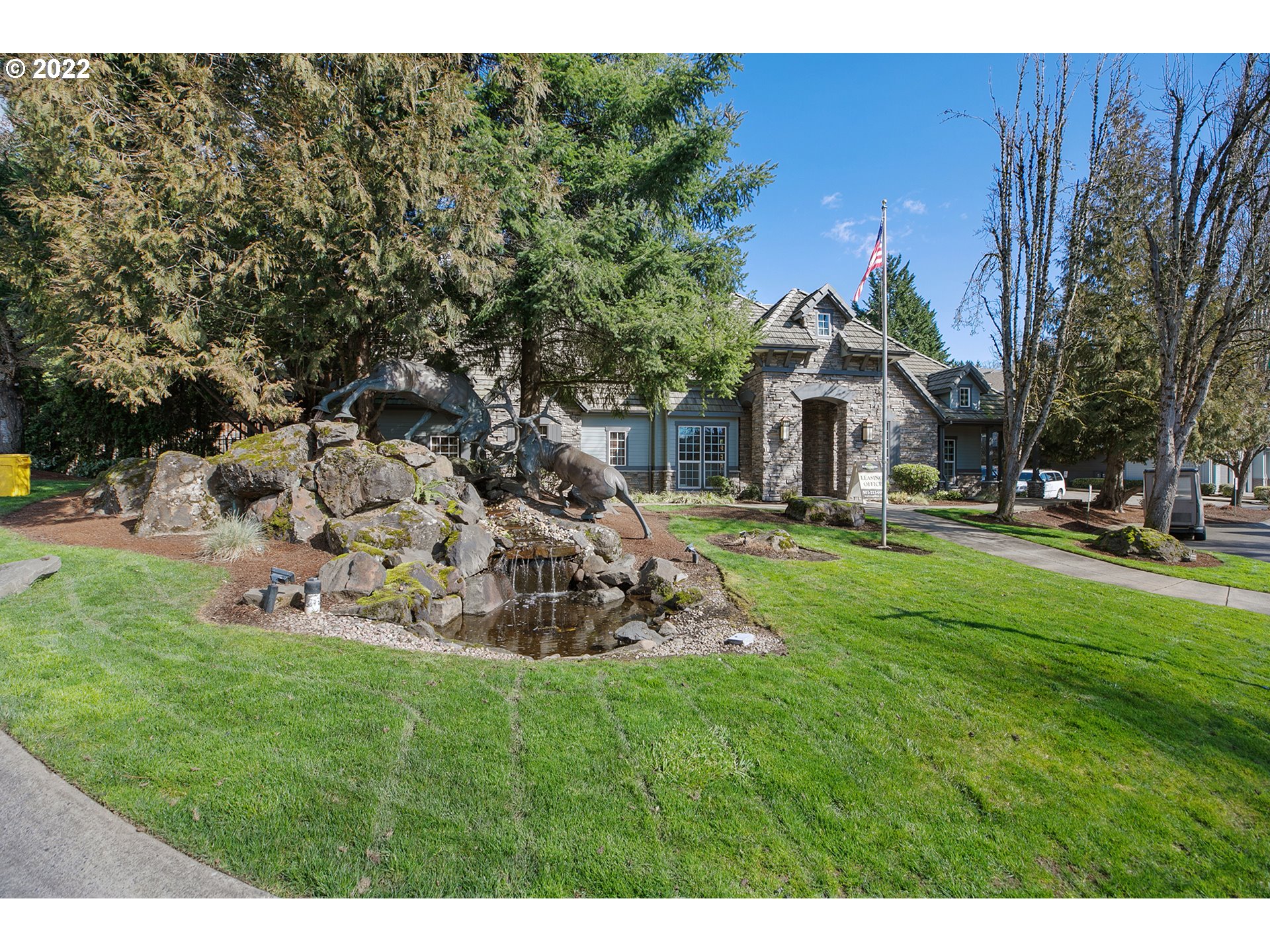 595 Springtree Lane West Linn, OR 97068 - Photo 26 of 28 a garden with lots of trees