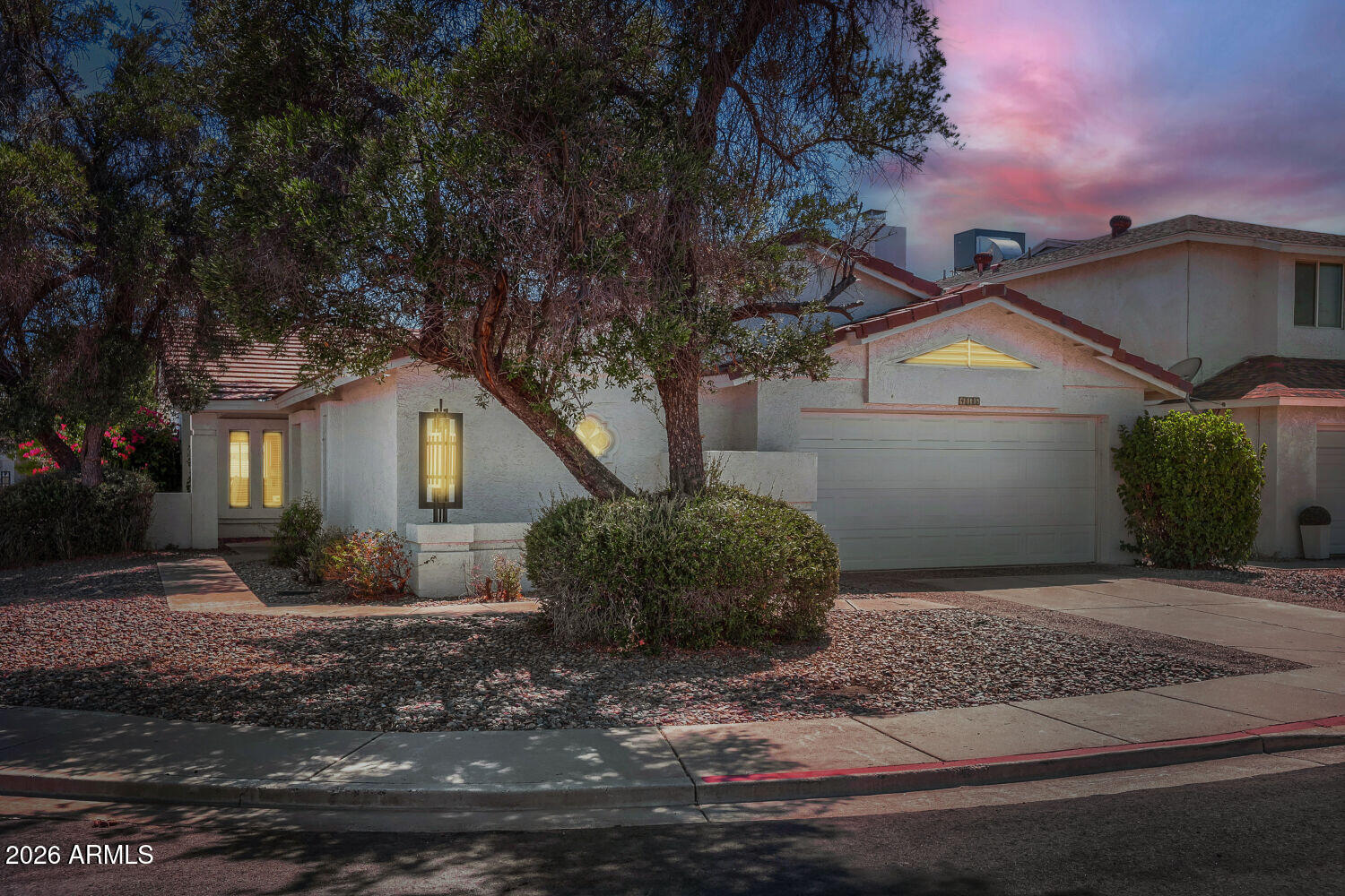 415 West Grandview Road Phoenix, AZ 85023 - Photo 4 of 29 415 W Grandview Rd - Web Quality - 005 -