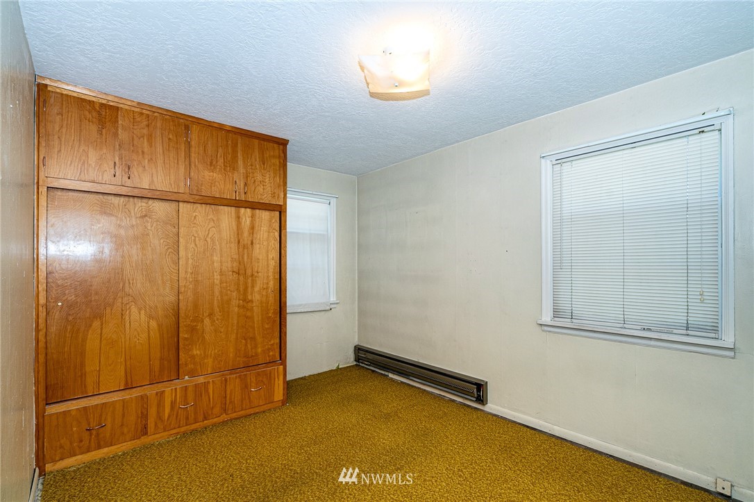 1458 Rush Road Chehalis, WA 98532 - Photo 9 of 40 a view of an empty room