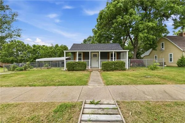 $210,000 | 706 South Butler Drive, Harrisonville, MO 64701