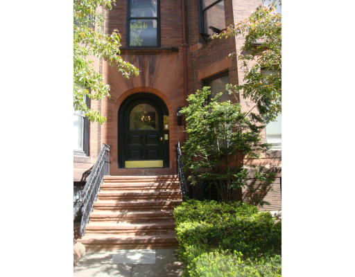 33 Bay State Road, Unit 4R Boston, MA 02215 - Photo 10 of 11 Gallery Image 10